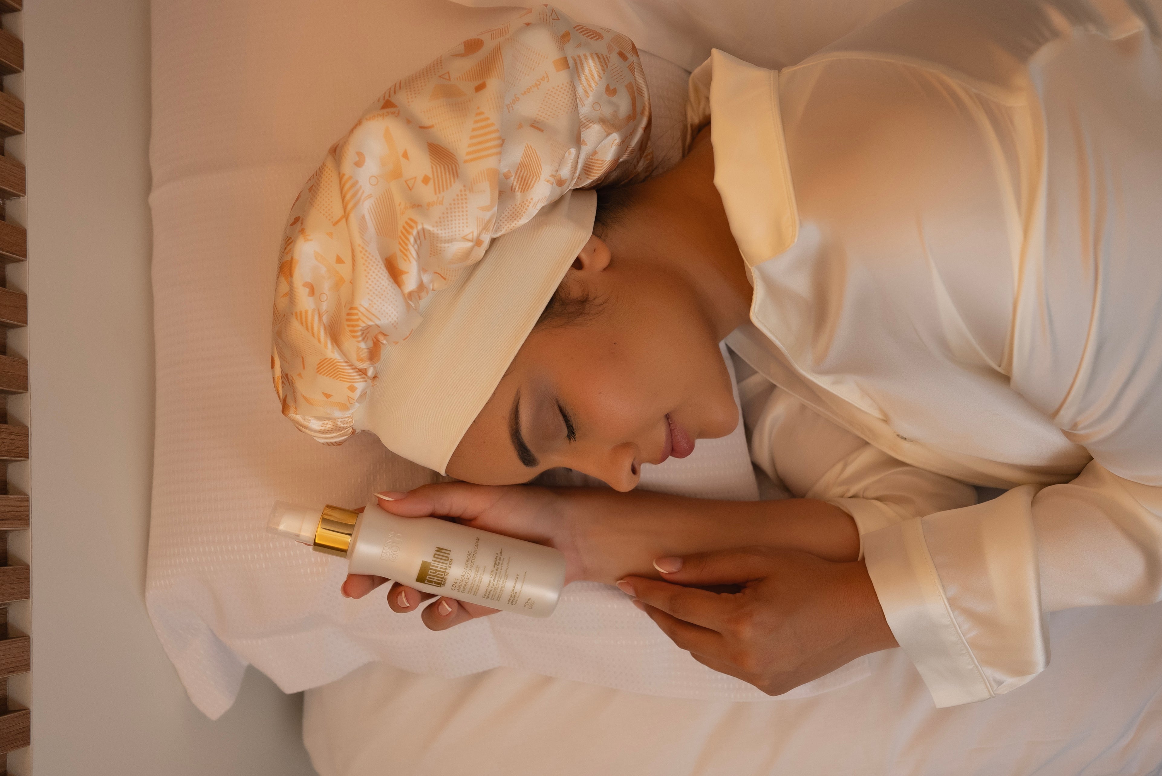 Free Satin BONNET - Fashion Gold